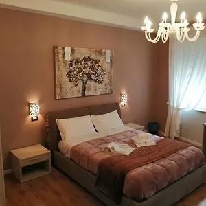 Km 0 Dal Centro By Tiziana Monaldi Guest house